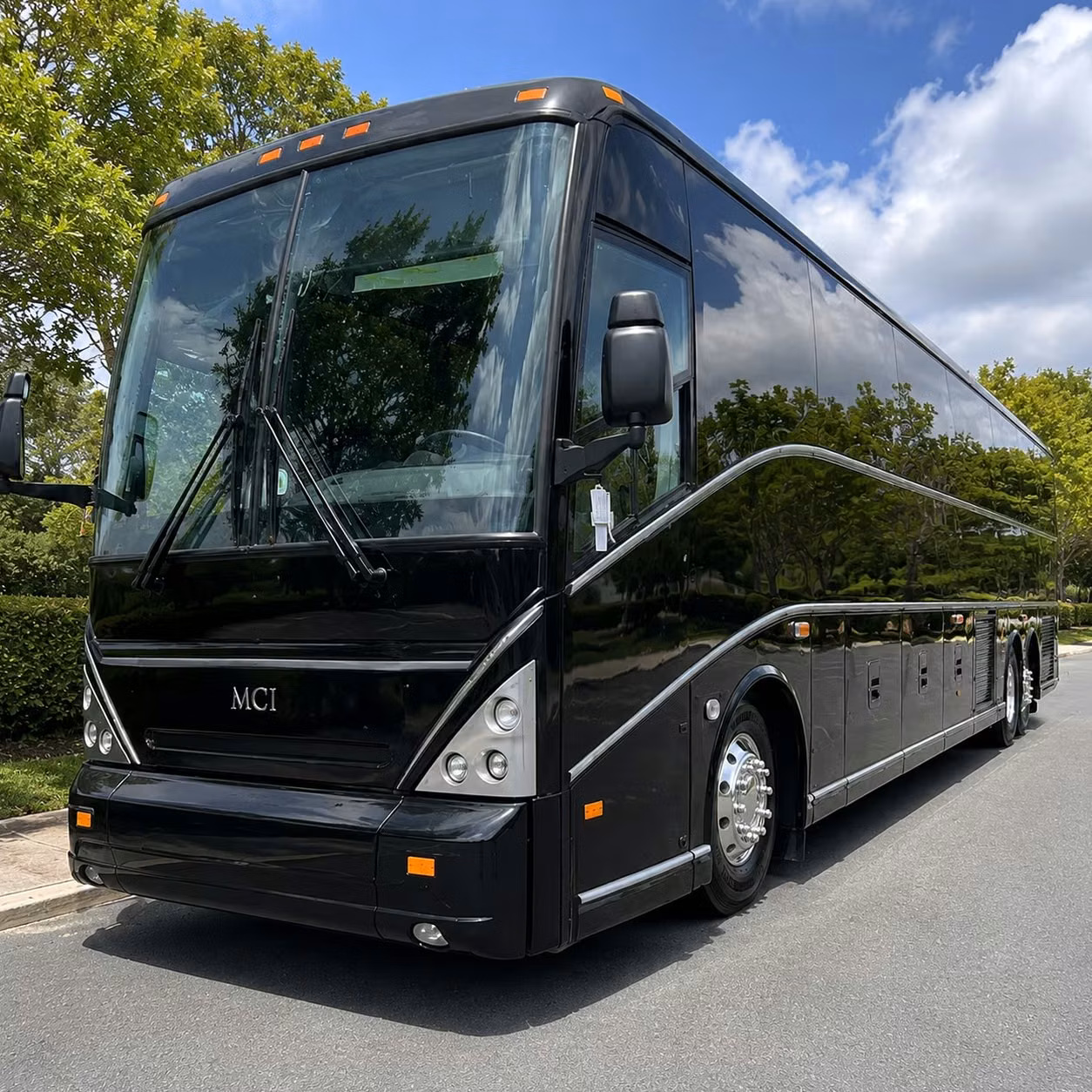 employee shuttle services that keep rialto workforces moving every day