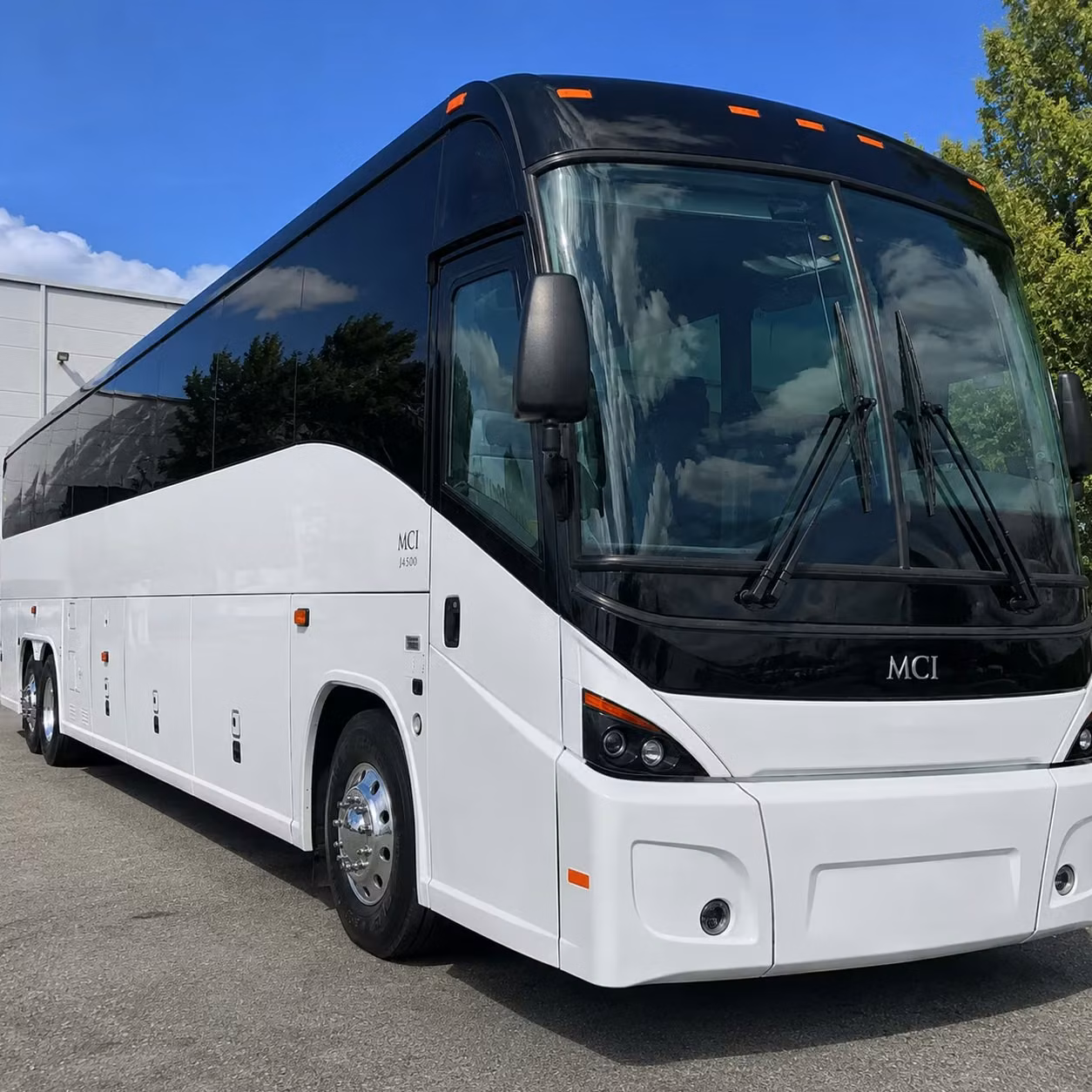 moving large groups from rialto to any southern california airport is simple with coachbusrialto com